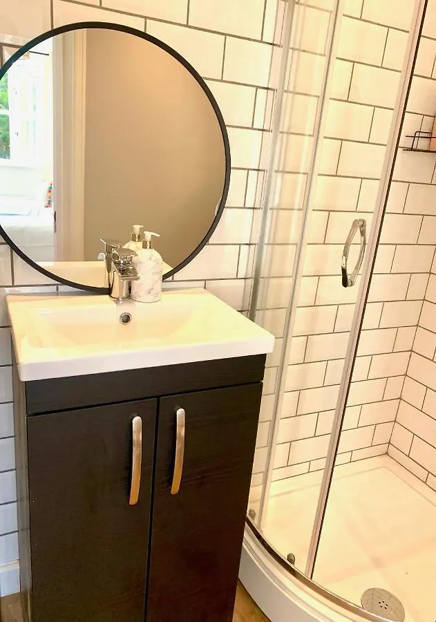 Bright Modern Flat In Central Twickenham Lejlighed