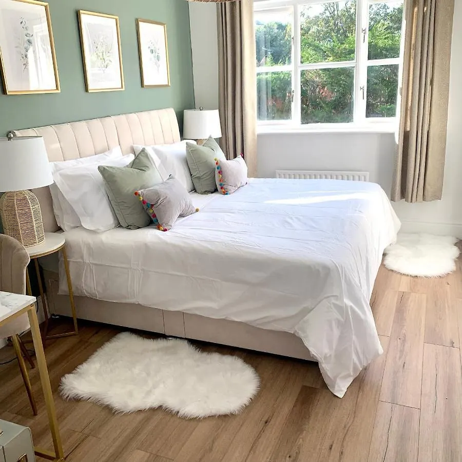 Bright Modern Flat In Central Twickenham Apartment